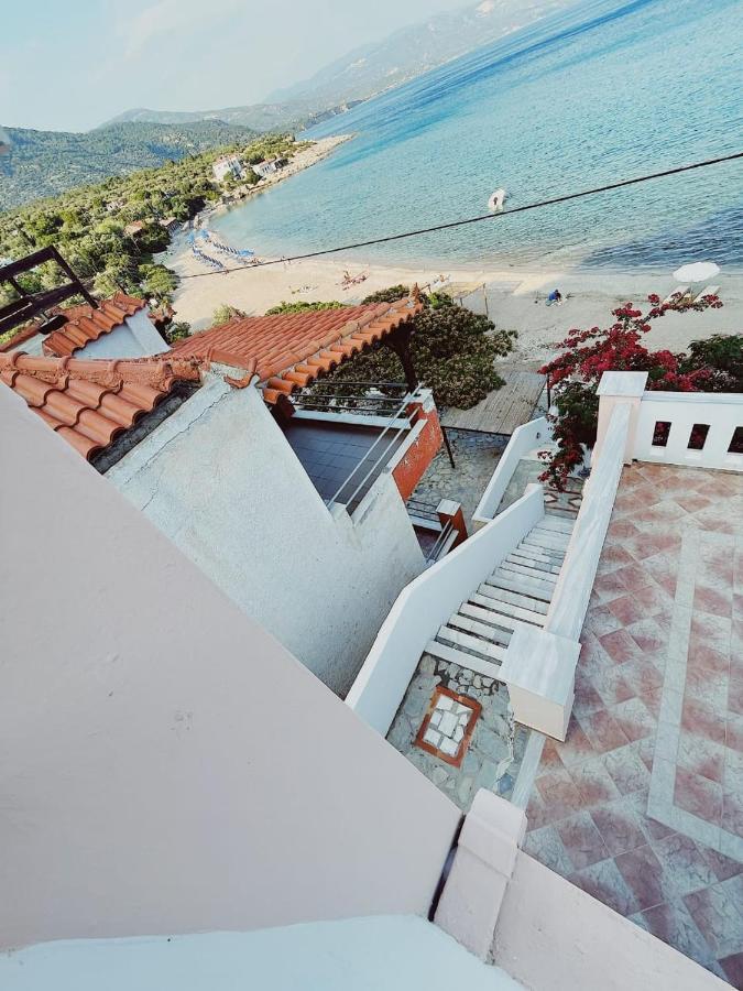 Nereides Seaside Apartments Marathókampos Esterno foto
