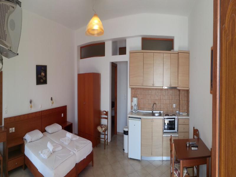 Nereides Seaside Apartments Marathókampos Esterno foto