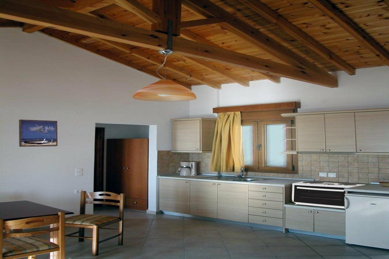 Nereides Seaside Apartments Marathókampos Esterno foto